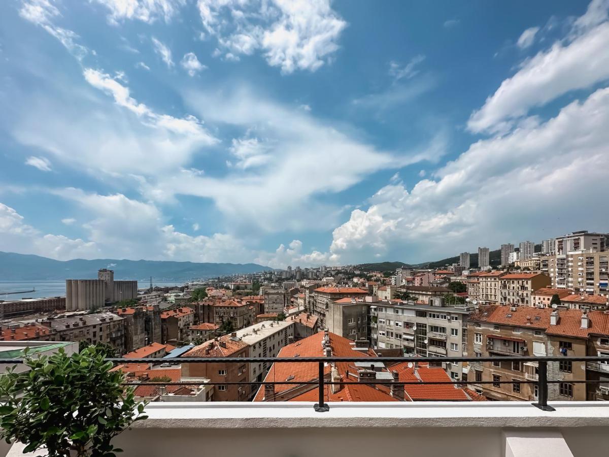 105M2 Penthouse Sea View Rijeka With Free Garage Parking Apartment Luaran gambar