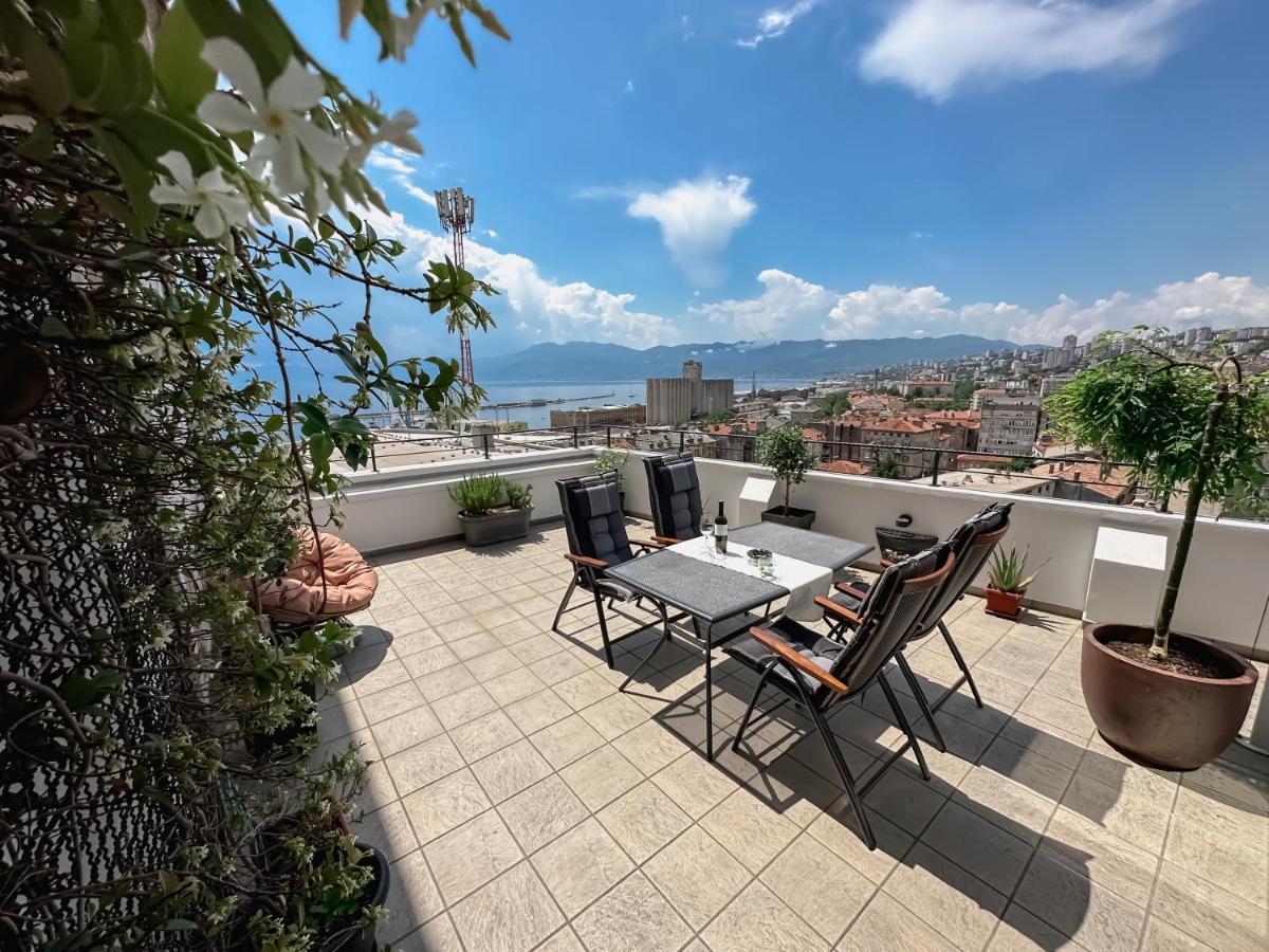 105M2 Penthouse Sea View Rijeka With Free Garage Parking Apartment Luaran gambar